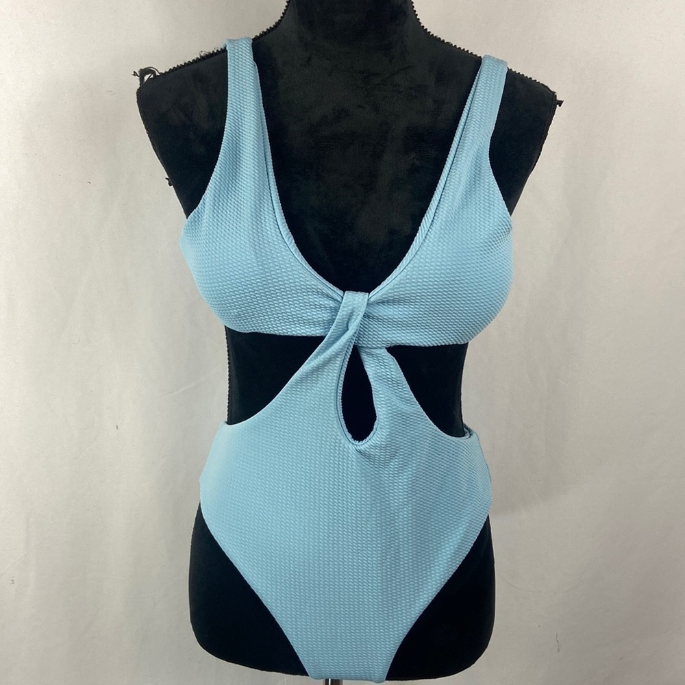 Zaful Light Blue Textured Cutout Women’s Swimsuit with Removable Pads